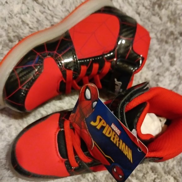 Marvel Other - NWT 🦋 Spiderman Sneakers - Light Up!!!